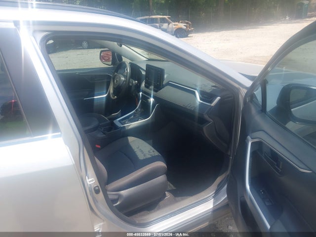 Toyota RAV4 LE 2020 2T3H1RFV4LC071405 Image 5