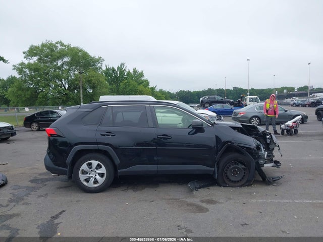Toyota RAV4 LE 2020 JTMF1RFV0LD062901 Image 13