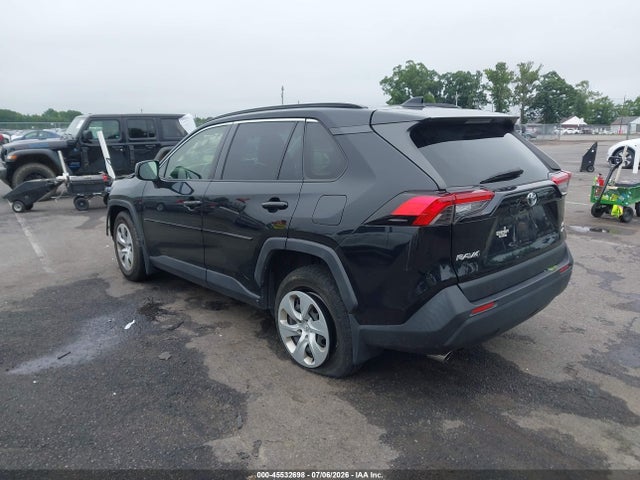 Toyota RAV4 LE 2020 JTMF1RFV0LD062901 Image 3
