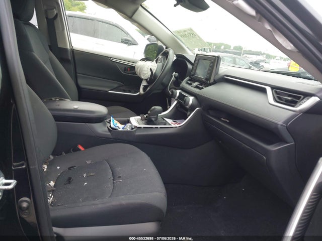 Toyota RAV4 LE 2020 JTMF1RFV0LD062901 Image 5