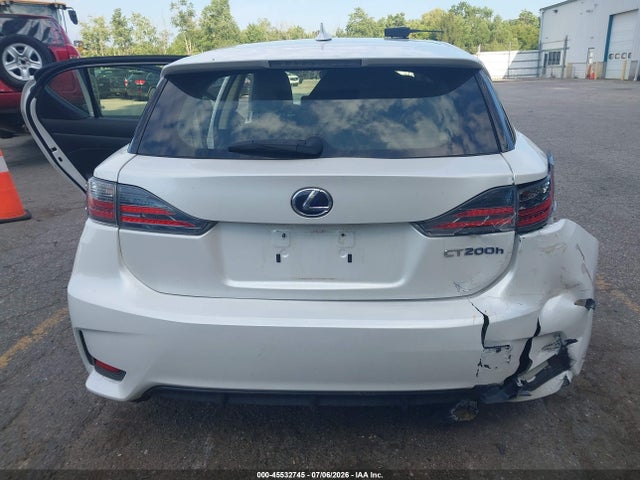 Lexus CT 200H 2015 JTHKD5BH4F2220329 Image 16