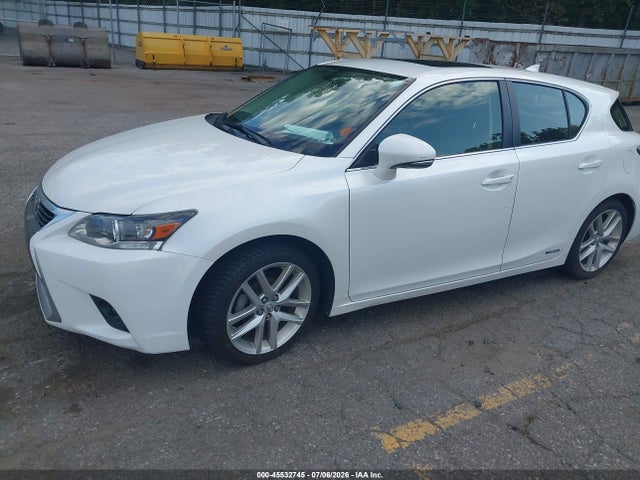 Lexus CT 200H 2015 JTHKD5BH4F2220329 Image 2