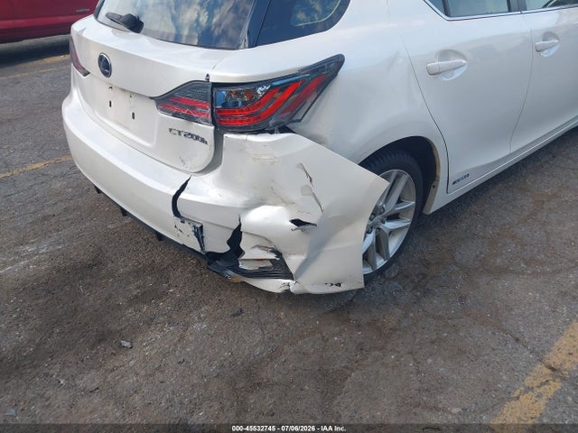 Lexus CT 200H 2015 JTHKD5BH4F2220329 Image 6