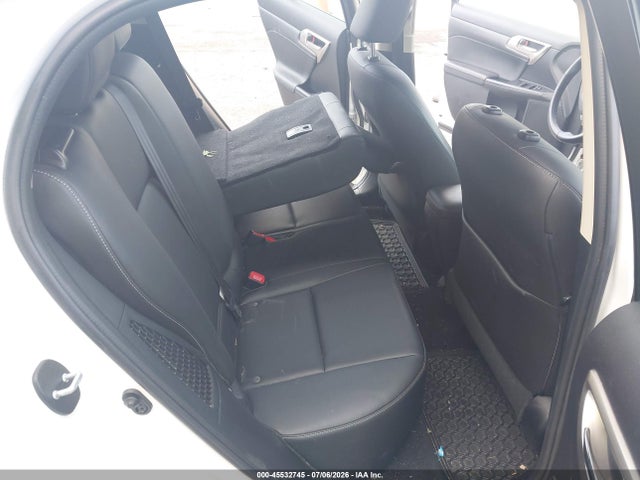 Lexus CT 200H 2015 JTHKD5BH4F2220329 Image 8