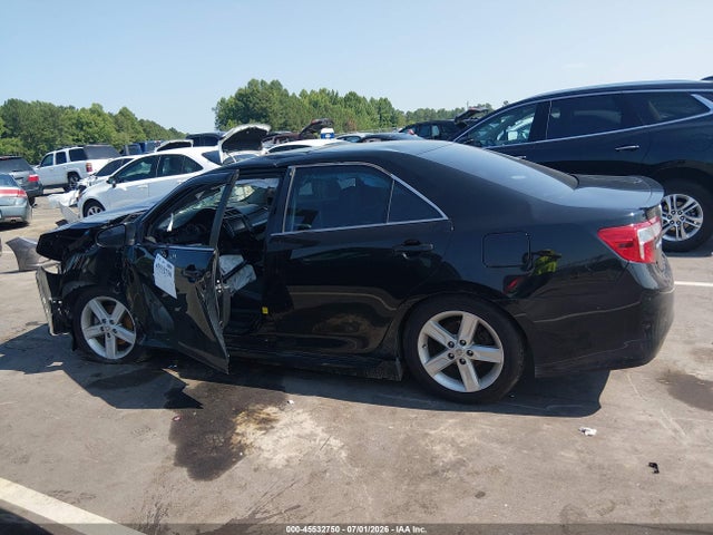 45532750 :رقم المزاد ، 4T1BF1FK2EU470919 vin ، 2014 Toyota Camry Se مزاد بيع
