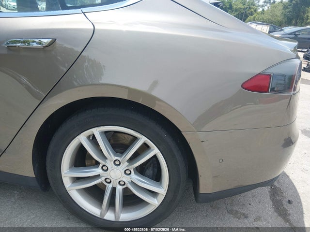 2015 Tesla Model S 70d/85d/p85d მანქანა იყიდება აუქციონზე, vin: 5YJSA1H22FF093258, აუქციონის ნომერი: 45532806