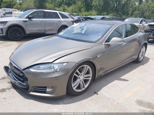 2015 Tesla Model S 70d/85d/p85d მანქანა იყიდება აუქციონზე, vin: 5YJSA1H22FF093258, აუქციონის ნომერი: 45532806
