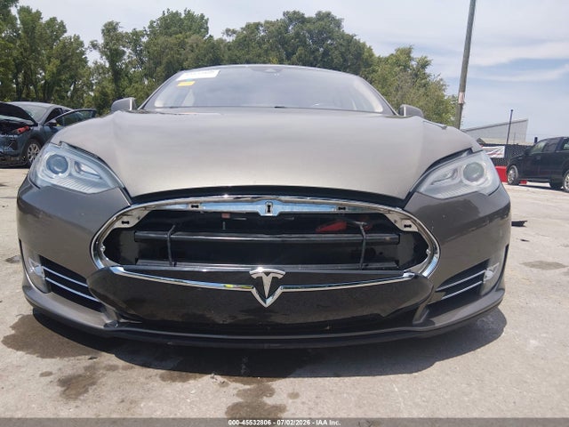 2015 Tesla Model S 70d/85d/p85d მანქანა იყიდება აუქციონზე, vin: 5YJSA1H22FF093258, აუქციონის ნომერი: 45532806