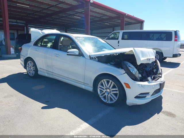 45532861 :رقم المزاد ، WDDGF5EB3BA452578 vin ، 2011 Mercedes-benz C 300 Luxury/sport مزاد بيع