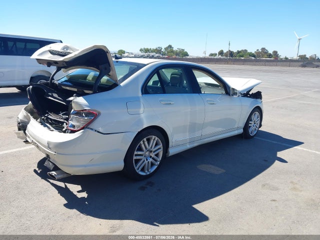 45532861 :رقم المزاد ، WDDGF5EB3BA452578 vin ، 2011 Mercedes-benz C 300 Luxury/sport مزاد بيع