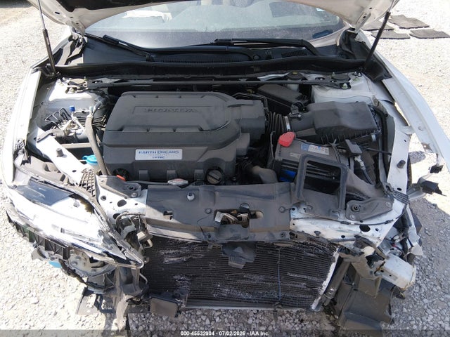 45532904 :رقم المزاد ، 1HGCT2B08HA003443 vin ، 2017 Honda Accord Touring V6 مزاد بيع