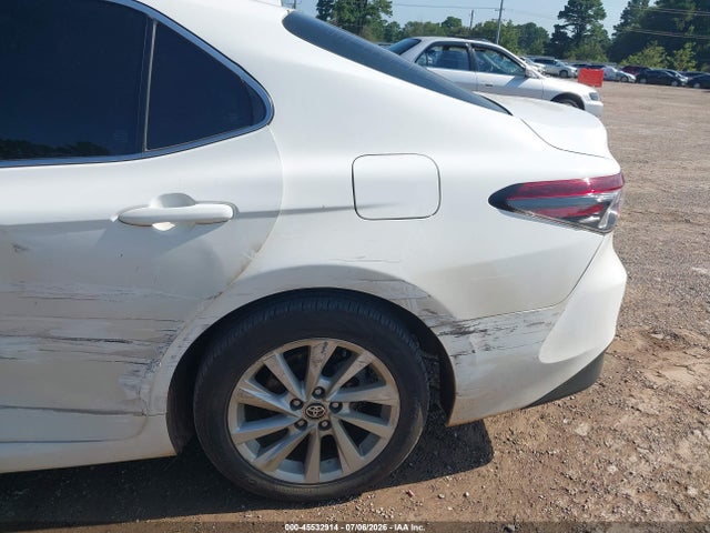4T1C11AK5MU402915 Toyota CAMRY LE