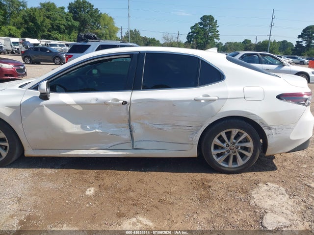 4T1C11AK5MU402915 Toyota CAMRY LE