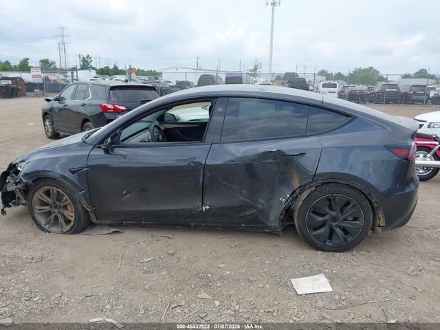 Auction sale of the 2024 Tesla Model Y Long Range Dual Motor All-wheel Drive, vin: 7SAYGDEE4RF128608, lot number: 45532923