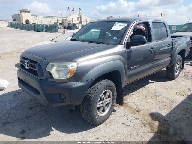 Toyota Tacoma Prerunner 2015 5TFJX4GN4FX047945 Image 2