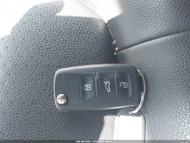 2014 Volkswagen Jetta 1.8t Se მანქანა იყიდება აუქციონზე, vin: 3VWD17AJ9EM326881, აუქციონის ნომერი: 45533308