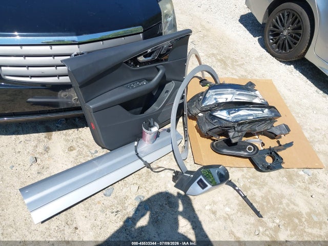 Продажа на аукционе авто 2018 Audi Q7 3.0t Premium, vin: WA1LAAF78JD037872, номер лота: 45533344