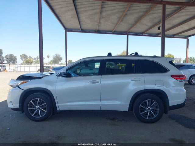 Toyota Highlander Xle 2018 5TDJZRFH9JS548640 Image 14