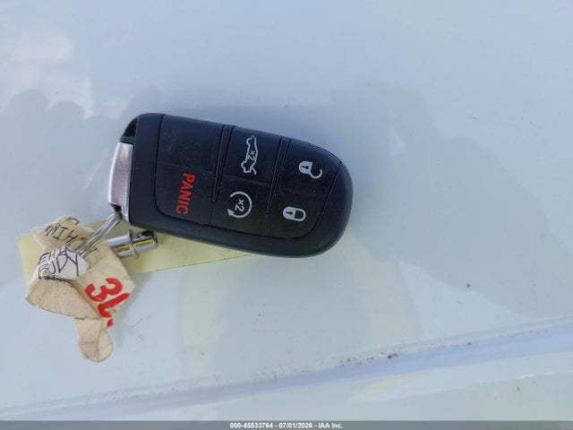 45533764 :رقم المزاد ، 1C3CCCCGXFN727774 vin ، 2015 Chrysler 200 C مزاد بيع
