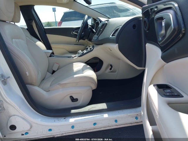 45533764 :رقم المزاد ، 1C3CCCCGXFN727774 vin ، 2015 Chrysler 200 C مزاد بيع