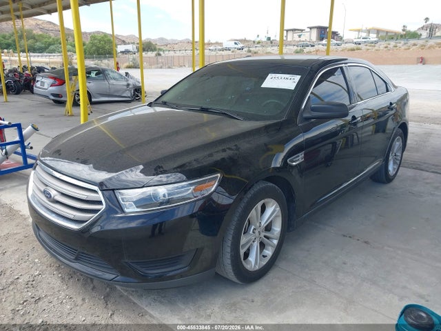 Ford TAURUS SE 2018 1FAHP2D86JG135928 Image 2