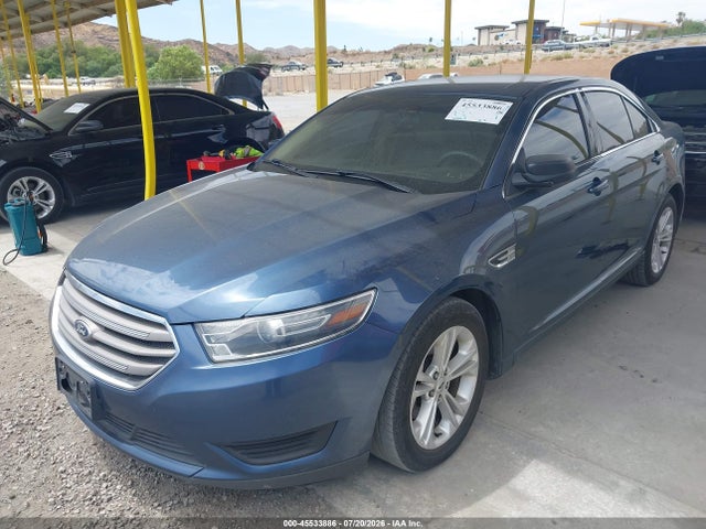 Ford TAURUS SE 2018 1FAHP2D84JG135930 Image 2