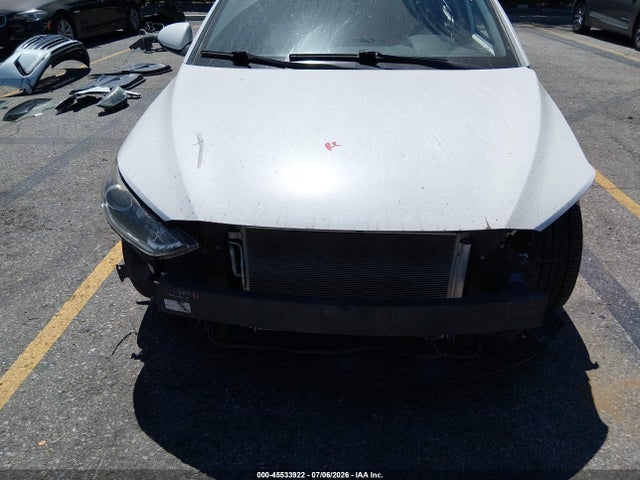 Hyundai ELANTRA SEL 2018 5NPD84LF2JH256159 Image 18