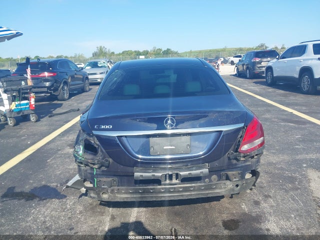 45533962 :رقم المزاد ، 55SWF4JB4JU266526 vin ، 2018 Mercedes-benz C 300 مزاد بيع