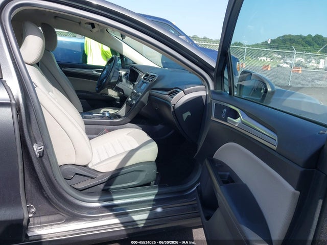 3FA6P0UU1JR235713 Ford Fusion Hybrid S