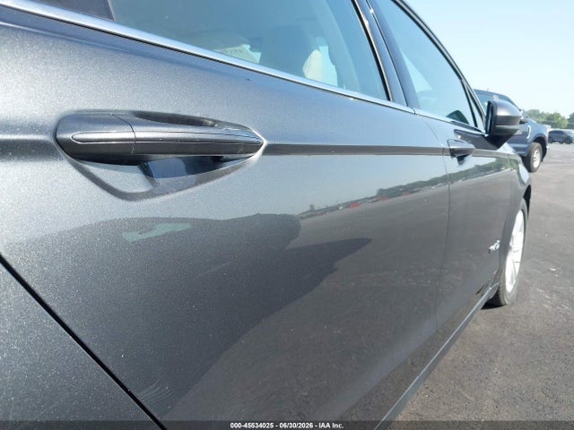 3FA6P0UU1JR235713 Ford Fusion Hybrid S