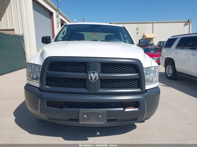 45534111 :رقم المزاد ، 3C6TR4HTXJG356016 vin ، 2018 Ram 2500 Tradesman  4x2 8' Box مزاد بيع