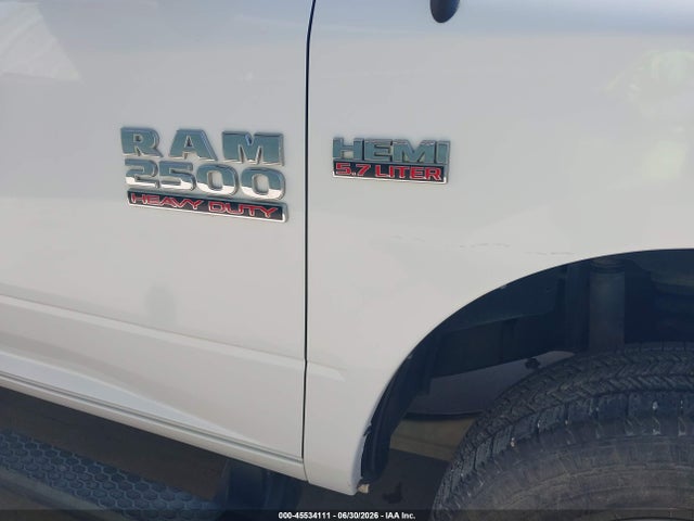 45534111 :رقم المزاد ، 3C6TR4HTXJG356016 vin ، 2018 Ram 2500 Tradesman  4x2 8' Box مزاد بيع
