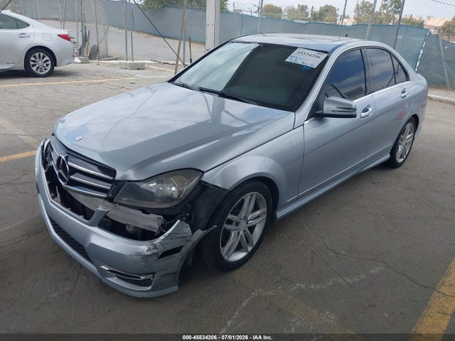 Mercedes-Benz C 250 Sport 2014 WDDGF4HBXEA963473 Image 2