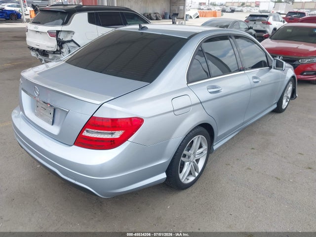 Mercedes-Benz C 250 Sport 2014 WDDGF4HBXEA963473 Image 4