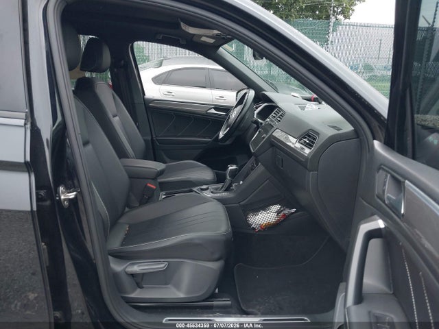 3VV8B7AX5PM015507 Volkswagen Tiguan 2.0t Se R-line Black
