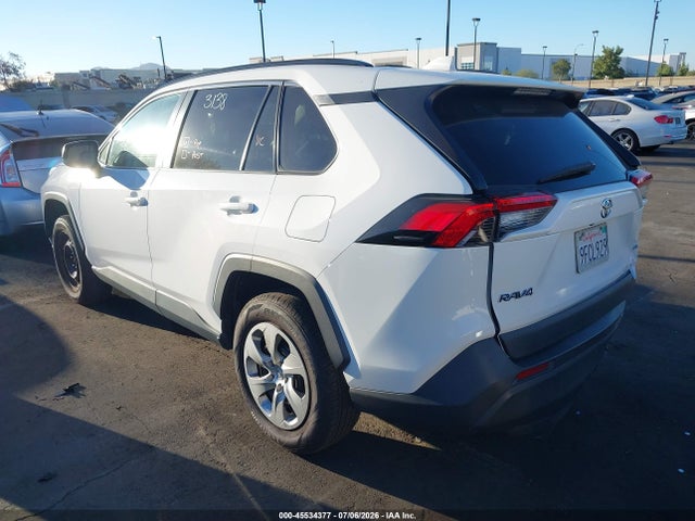 Toyota RAV4 LE 2020 2T3H1RFV1LC041634 Image 3