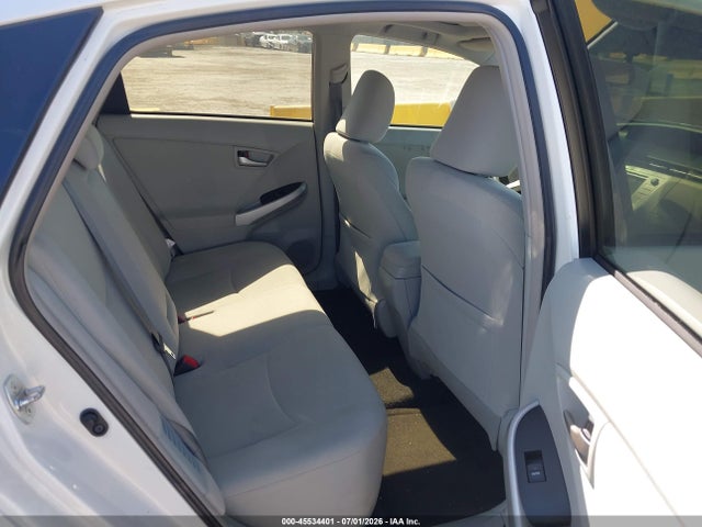 Toyota Prius Three 2014 JTDKN3DU3E1826383 Image 8