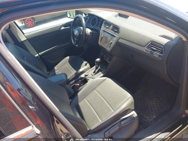 2018 Volkswagen Tiguan 2.0t Se/2.0t Sel მანქანა იყიდება აუქციონზე, vin: 3VV2B7AX5JM007811, აუქციონის ნომერი: 45534871