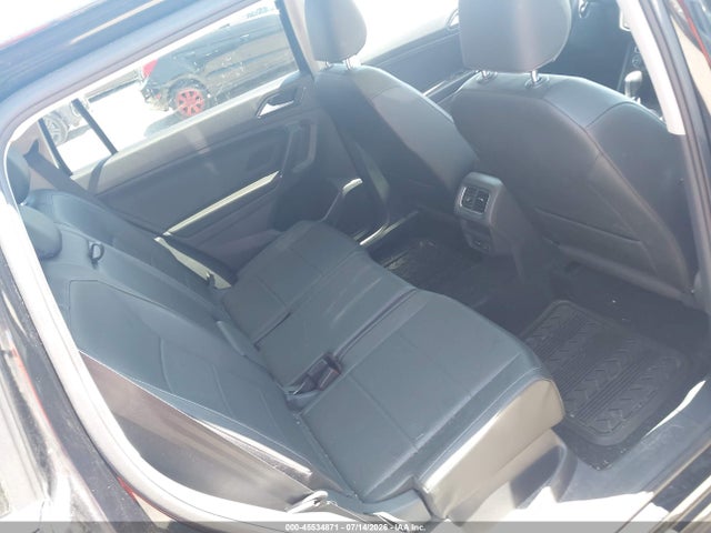 2018 Volkswagen Tiguan 2.0t Se/2.0t Sel მანქანა იყიდება აუქციონზე, vin: 3VV2B7AX5JM007811, აუქციონის ნომერი: 45534871