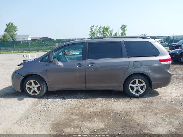 2012 Toyota Sienna Le V6 8 Passenger მანქანა იყიდება აუქციონზე, vin: 5TDKK3DC0CS183782, აუქციონის ნომერი: 45534874