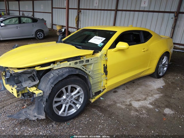 Chevrolet Camaro 1lt 2017 1G1FB1RX0H0102882 Image 2