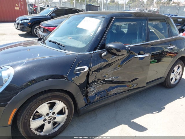 Продаж на аукціоні авто 2021 Mini Hardtop Cooper, vin: WMWXU7C05M2N74754, номер лоту: 45535021