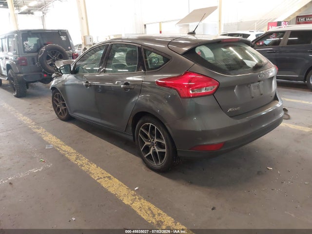 Ford FOCUS SEL 2017 1FADP3M28HL232081 Image 3