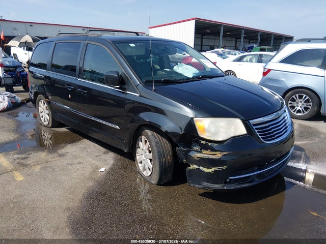 2015 Chrysler Town & Country Touring მანქანა იყიდება აუქციონზე, vin: 2C4RC1BG1FR510323, აუქციონის ნომერი: 45535030