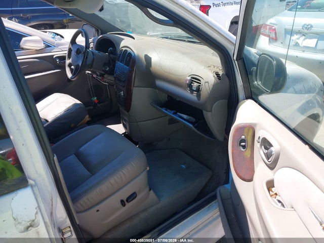 Продаж на аукціоні авто 2002 Chrysler Town & Country Limited, vin: 2C8GP64L32R667735, номер лоту: 45535051