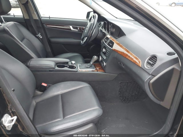 Продажа на аукционе авто 2013 Mercedes-benz C 250 Luxury, vin: WDDGF4HB1DR277807, номер лота: 45535249