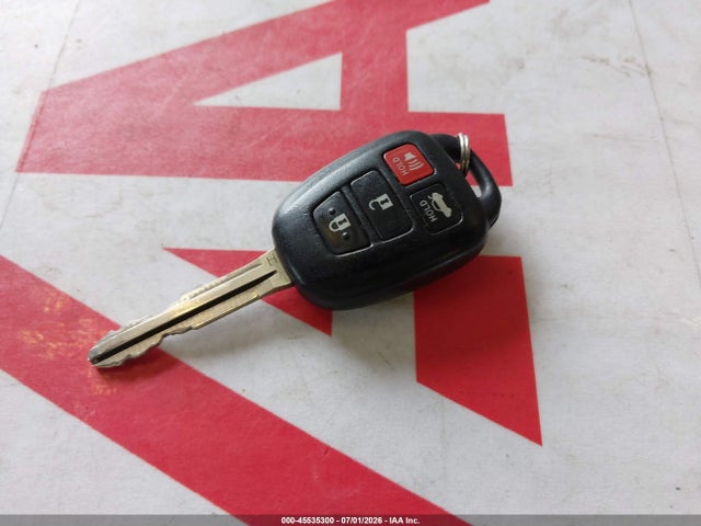 2T1BURHE3FC381875 Toyota COROLLA LE