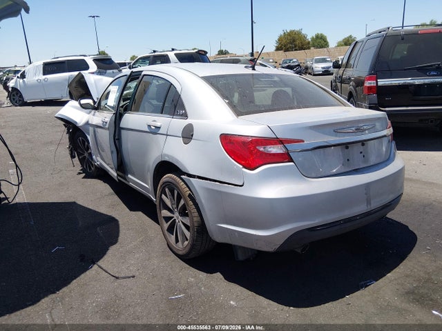 Продаж на аукціоні авто 2012 Chrysler 200 Touring, vin: 1C3CCBBG8CN330006, номер лоту: 45535563