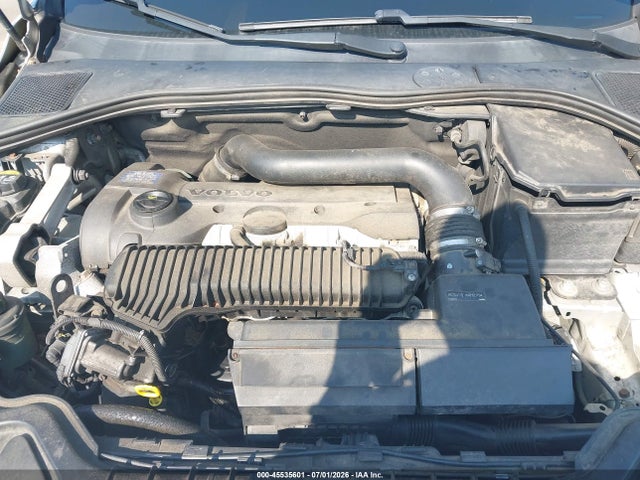 45535601 :رقم المزاد ، YV4612HK0G1013244 vin ، 2016 Volvo V60 Cross Country T5 مزاد بيع