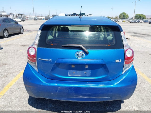 JTDKDTB35E1565819 Toyota Prius C One